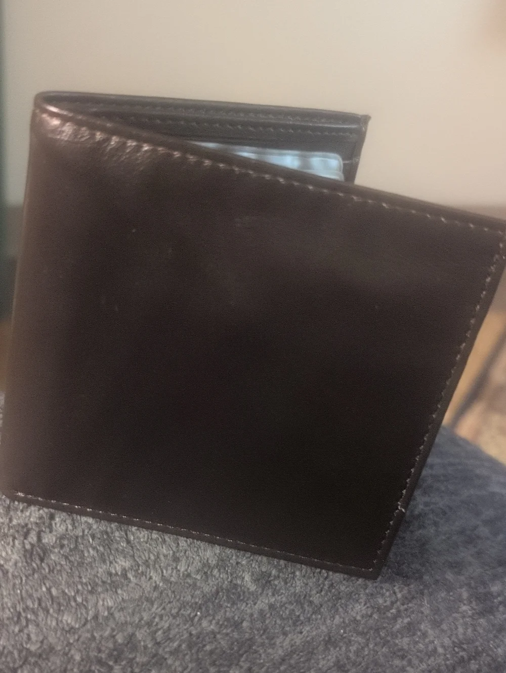 Buxton Men's Brown Leather Bifold Wallet